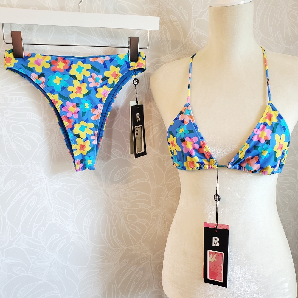 Blackbough Bikini Swimsuit Set In Floral Punch - Size Small - Picture 2 of 12